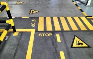 Segnaletica orizzontale in magazzino